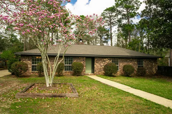 12 Delond Pl, Hattiesburg, MS 39402