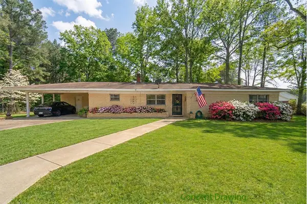 302 Blackwell St., Collins, MS 39428