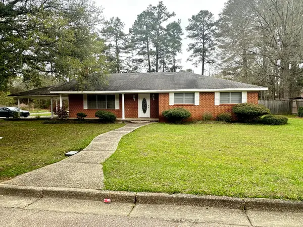 901 Sunset Cir., Columbia, MS 39429