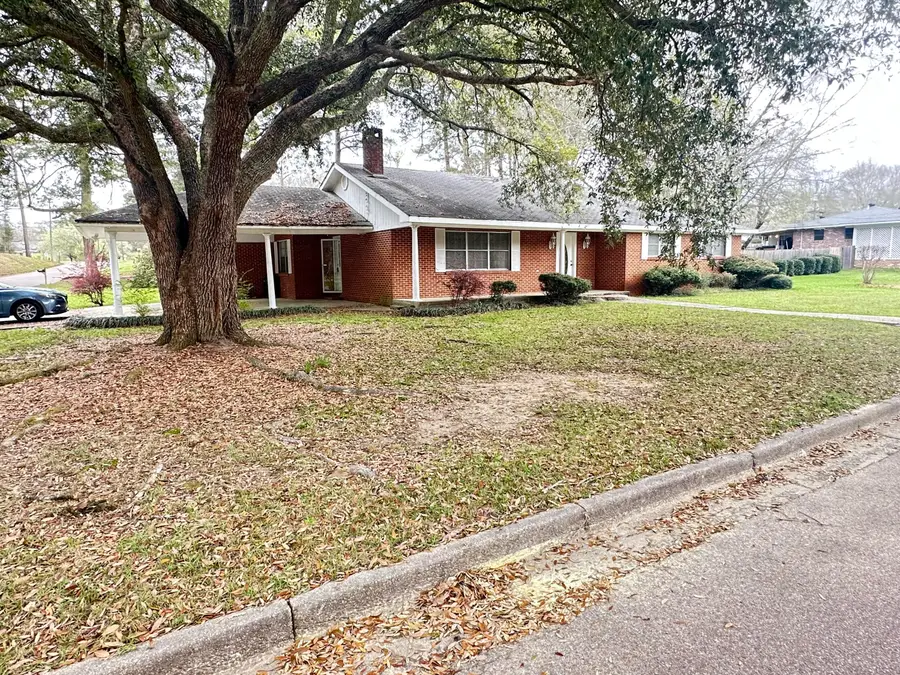 901 Sunset Cir., Columbia, MS 39429 - #2