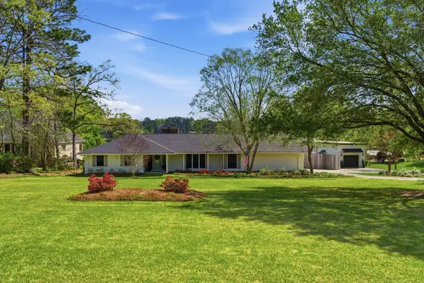 376 W Lake, Hattiesburg, MS 39402