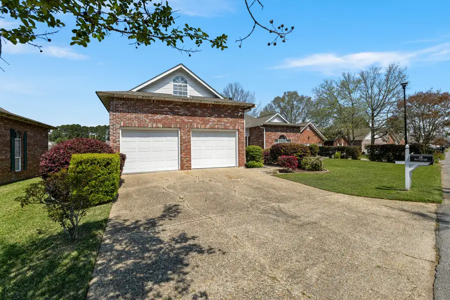 29 Stones Throw Dr., Hattiesburg, MS 39402 - #2