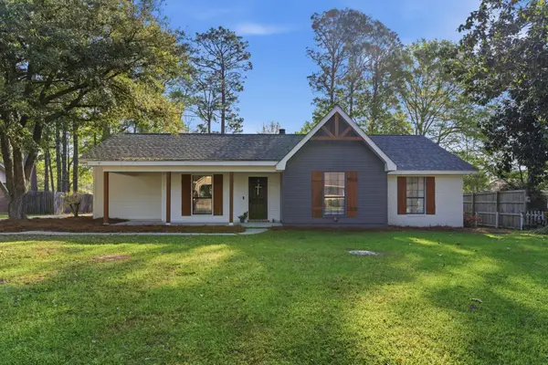 403 Kensington Dr., Hattiesburg, MS 39402