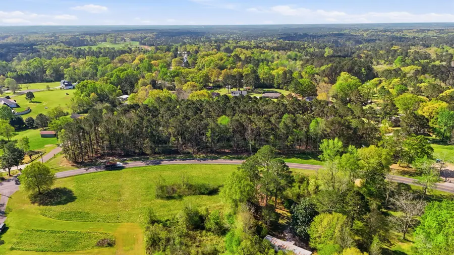 3090 Oak Grove Rd., Hattiesburg, MS 39402 - #3