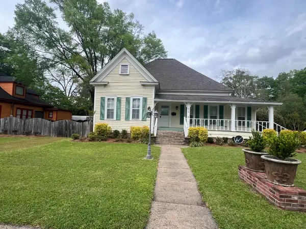 619 Broad St., Columbia, MS 39429