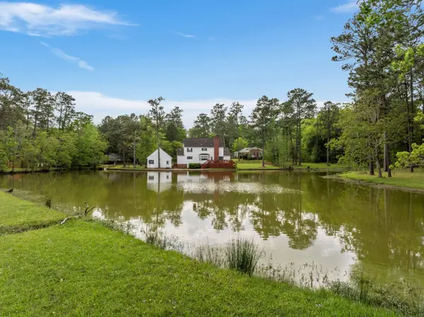 2 Village Ln., Hattiesburg, MS 39402