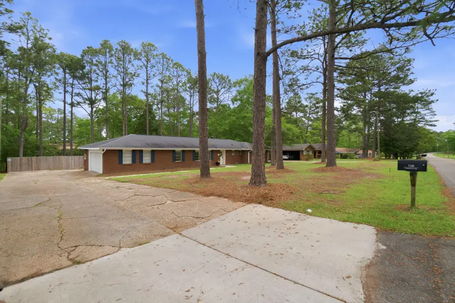 108 Parkwood Dr., Hattiesburg, MS 39402 - #2