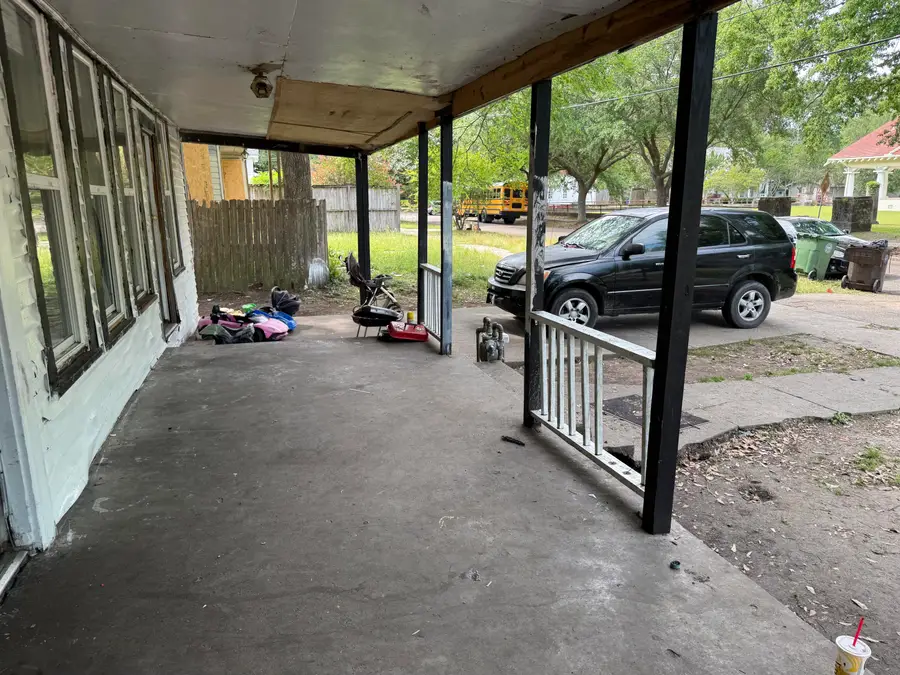 911 E Laurel Ave., Hattiesburg, MS 39401 - #2