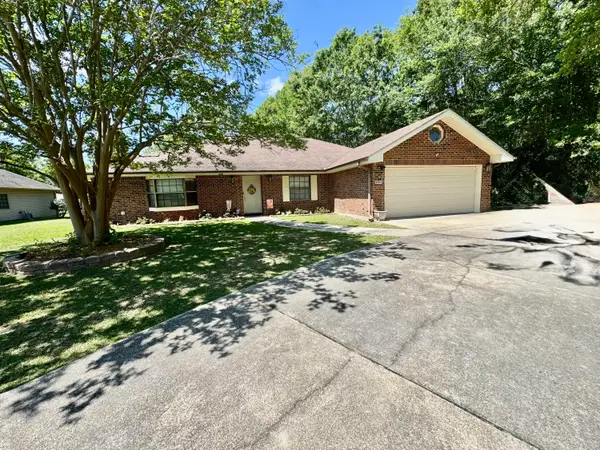 8003 Fishook Ln., Picayune, MS 39466