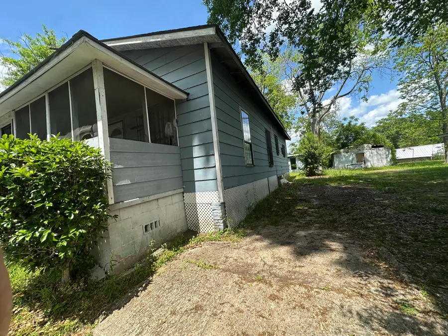 741 E Elmo St., Laurel, MS 39440 - #2
