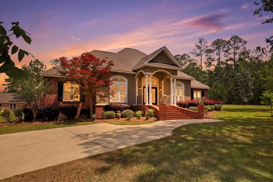 28 W Lake Rd., Hattiesburg, MS 39402 - #3