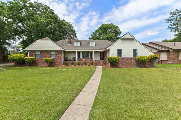 107 Chesterfield Rd., Hattiesburg, MS 39402