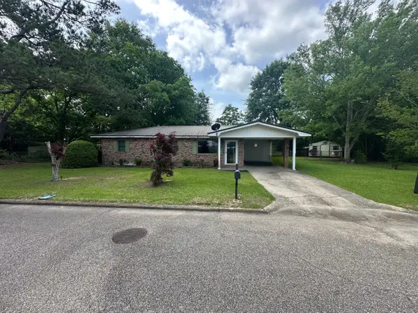 415 Washington St., Columbia, MS 39429