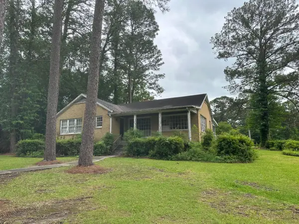 1904 Adeline St., Hattiesburg, MS 39401