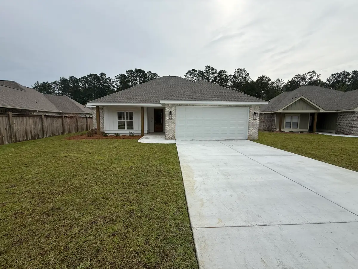 16 Augusta Ct E, Hattiesburg, MS 39402 - #1