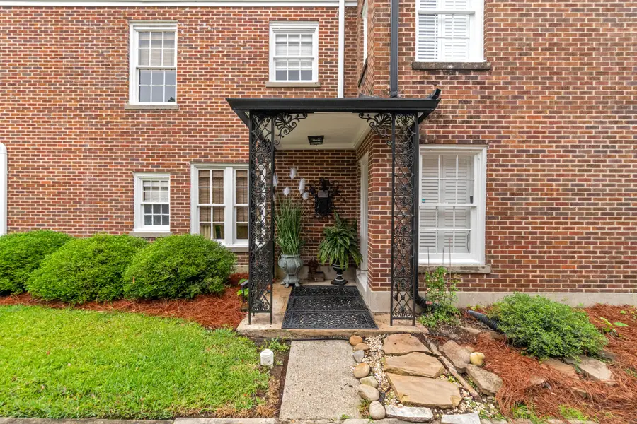112 2nd Ave. Unit 4, Hattiesburg, MS 39401 - #2