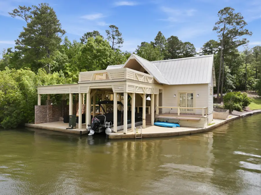 19 Pioneer Cir., Lumberton, MS 39455 - #2