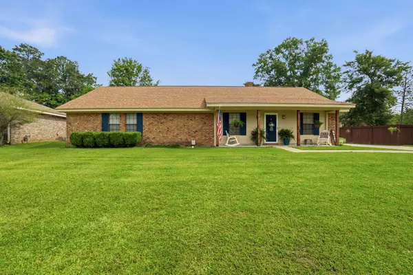 203 Chesterfield Rd., Hattiesburg, MS 39402