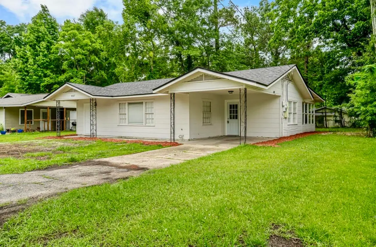 907 Wedgewood Dr., Hattiesburg, MS 39401 - #1