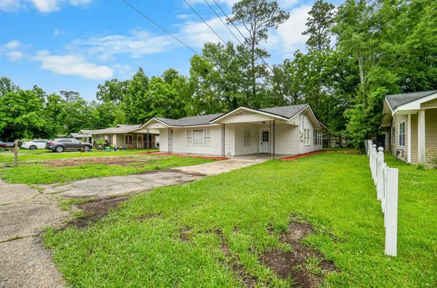 907 Wedgewood Dr., Hattiesburg, MS 39401 - #3