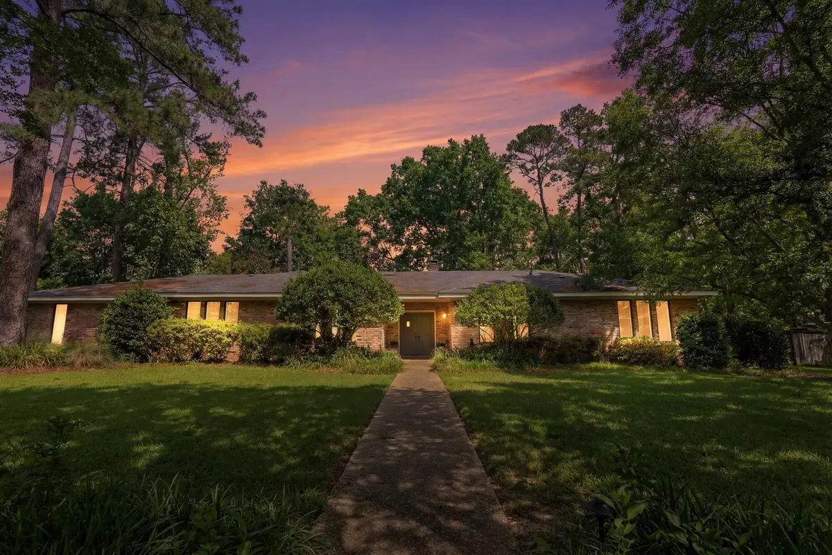107 Greenwood Pl, Hattiesburg, MS 39402 - #1