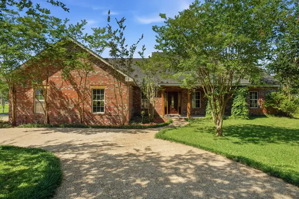 563 Scruggs, Sumrall, MS 39482