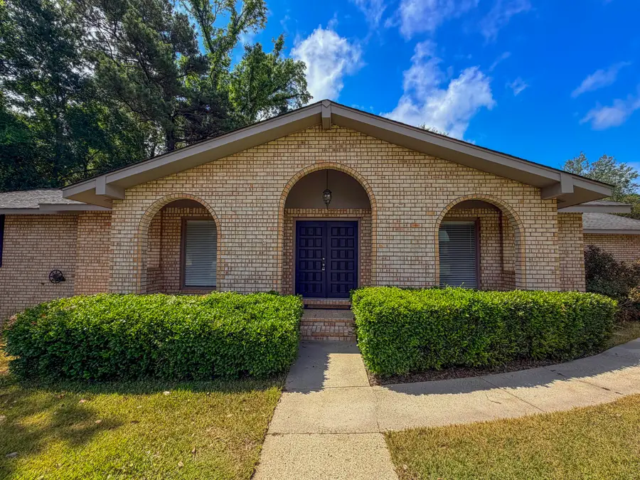 304 E 6th Ave., Petal, MS 39465 - #3