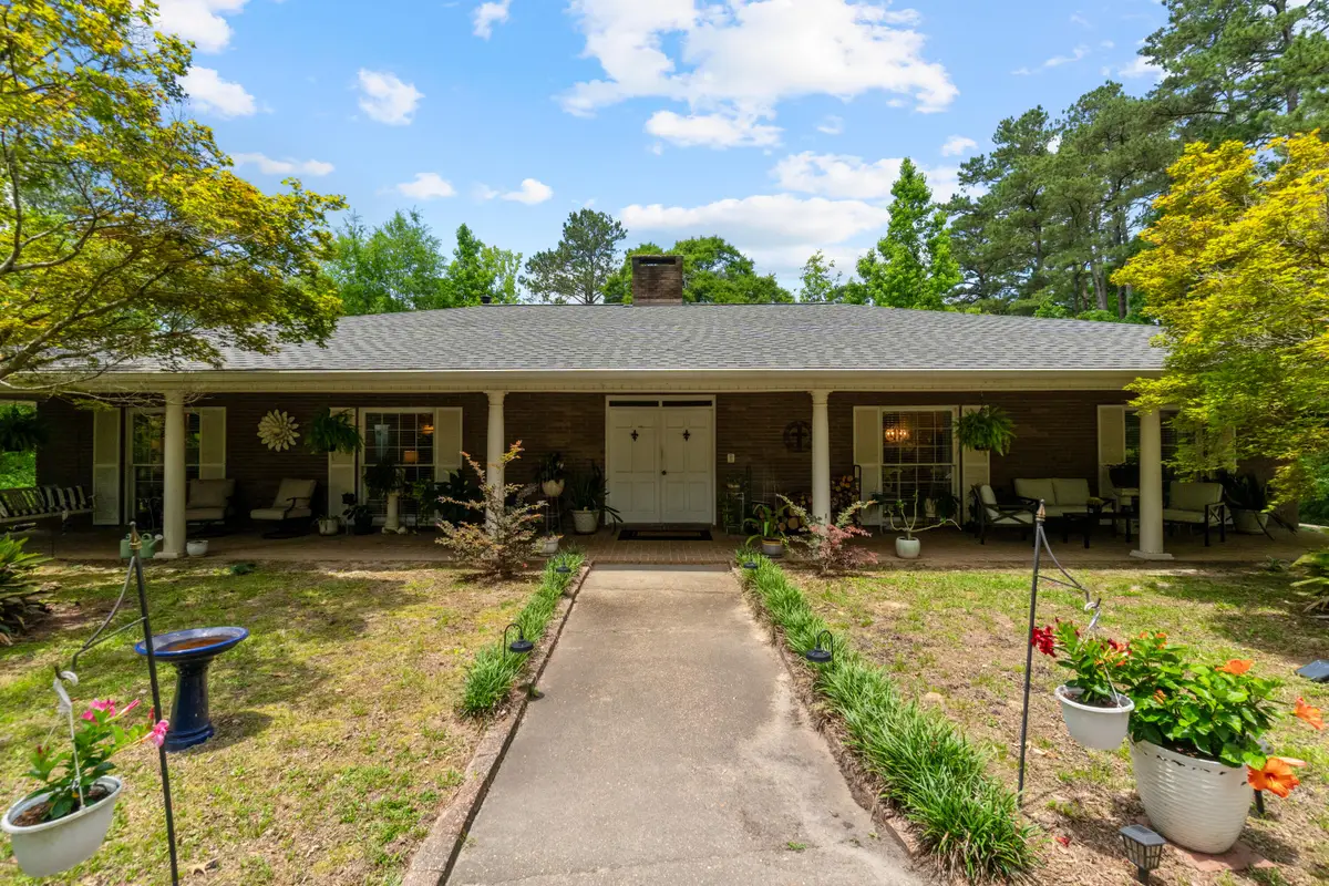 2086 Briarwood Dr., Laurel, MS 39440 - #1