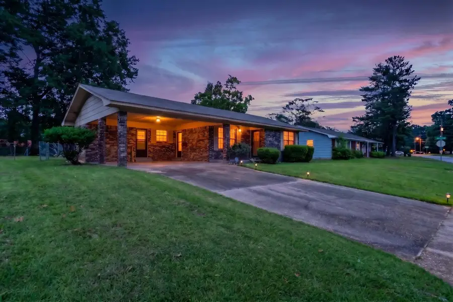 310 Vernon Dahmer Dr., Hattiesburg, MS 39401 - #2