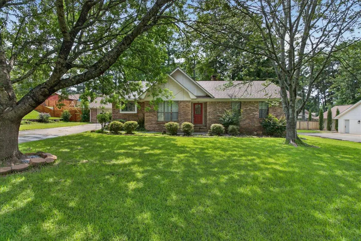 17 Katherine St., Laurel, MS 39440 - #1