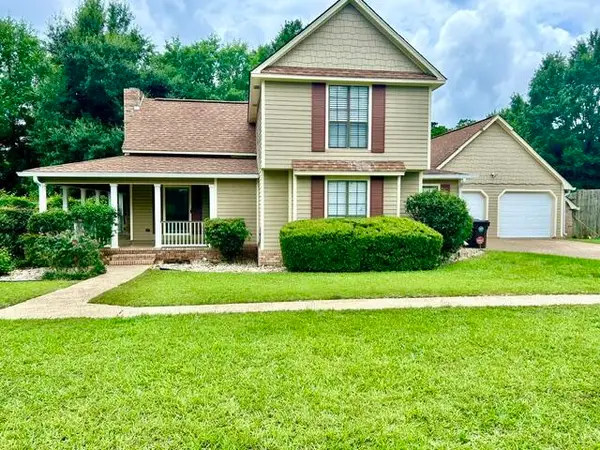 106 Chesterfield Dr., Hattiesburg, MS 39402
