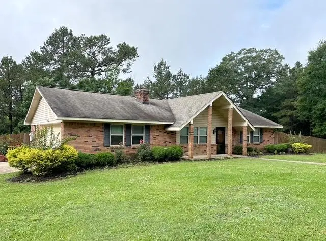 502 SE Pinewood Dr., Magee, MS 39111 - #1