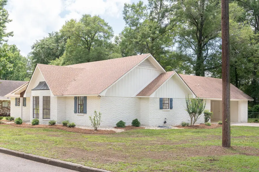 1707 Ridgewood Dr., Columbia, MS 39429 - #2