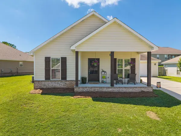 27 Cosmos, Hattiesburg, MS 39402