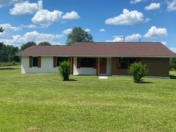 264 Pine Burr Rd., Lumberton, MS 39455