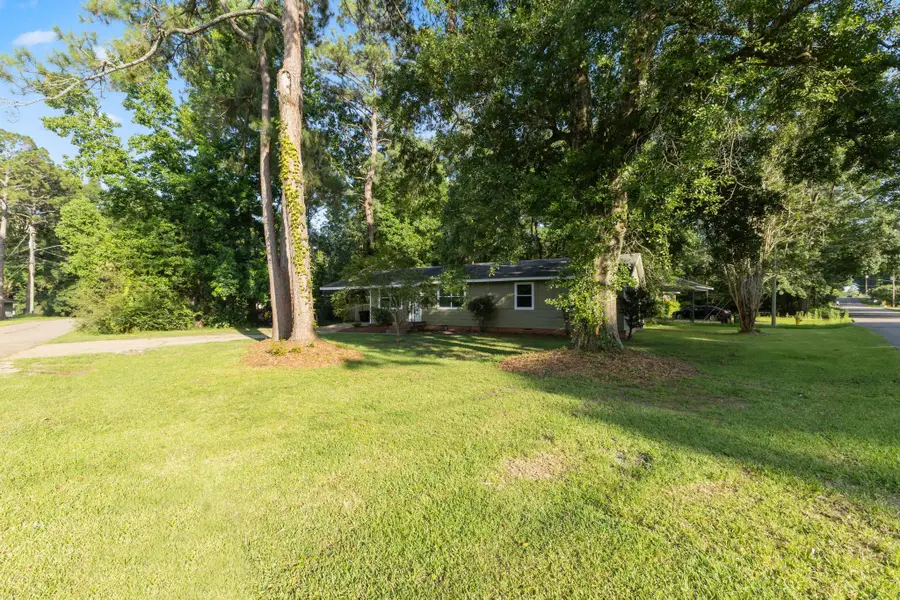 701 Crestview Dr., Hattiesburg, MS 39401 - #3