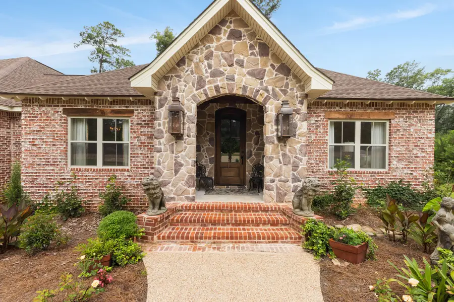 14 Spring Lake Dr., Sumrall, MS 39482 - #2