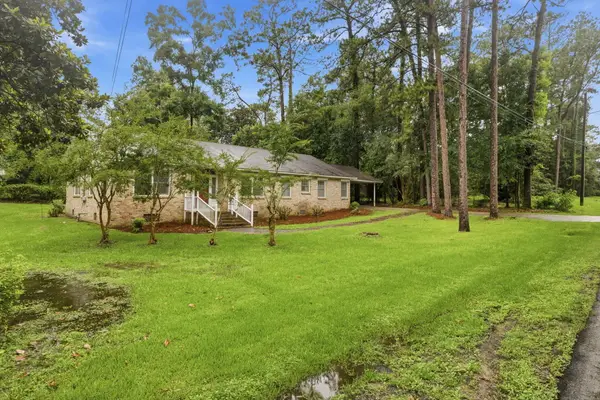1900 Ridgeway Ln., Hattiesburg, MS 39401