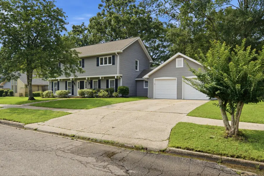 3010 Raphael Dr., Hattiesburg, MS 39402 - #3
