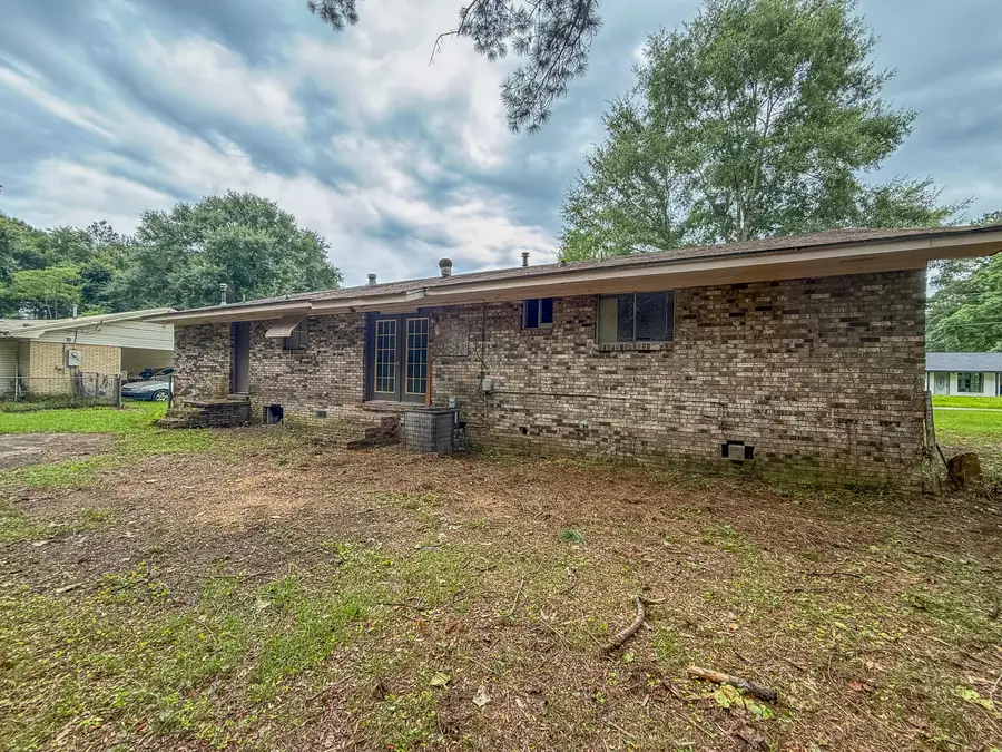 205 Elizabeth Ave., Petal, MS 39465 - #3