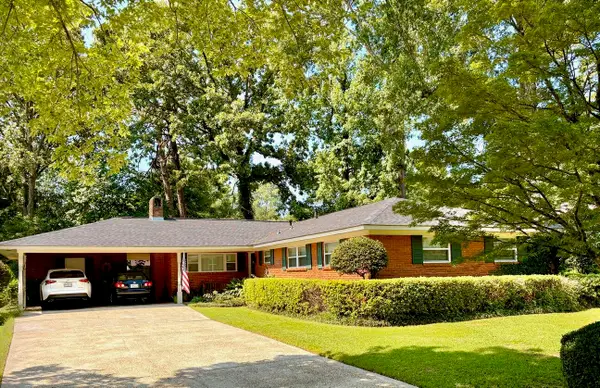 320 Emerson Dr., Hattiesburg, MS 39401