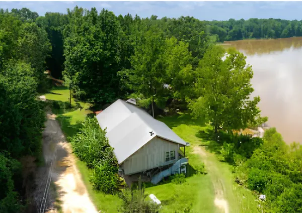 84 Oatis Camp Ln., Columbia, MS 39429