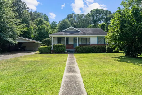 2228 N 1st Ave., Laurel, MS 39440