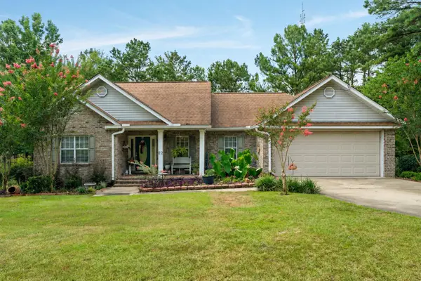 22 Robert E Lee, Hattiesburg, MS 39401