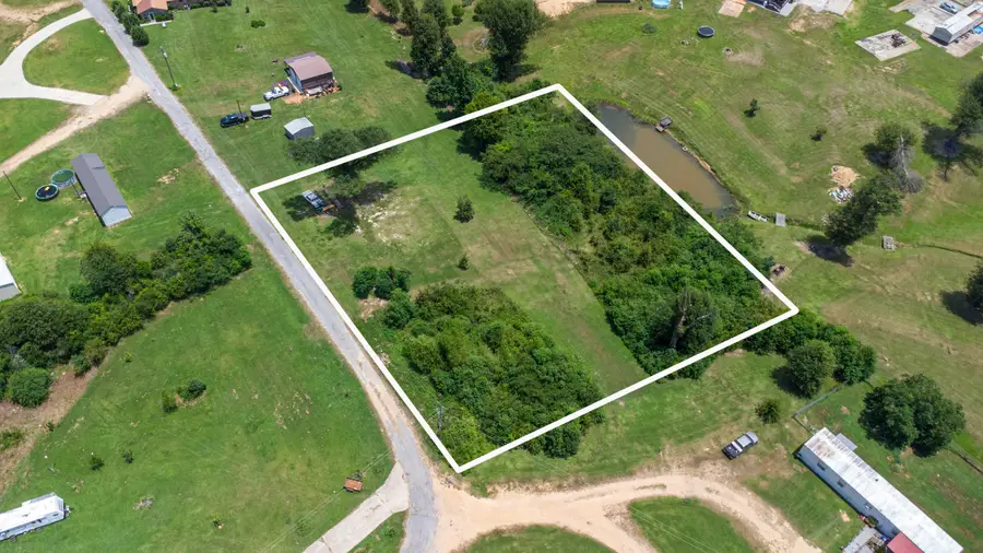 17 Barry's Ln., Collins, MS 39428 - #2