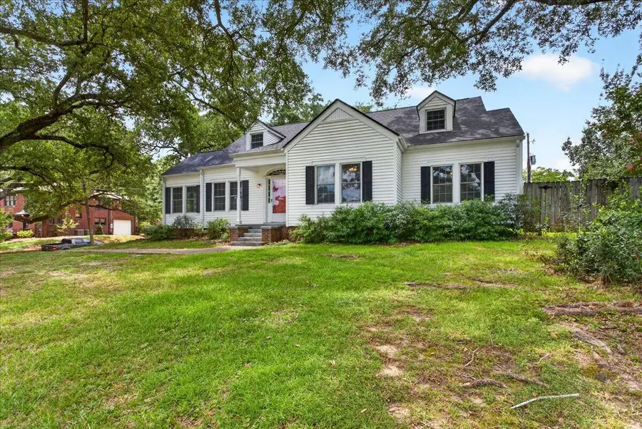 1301 Hill Dr., Laurel, MS 39440 - #3
