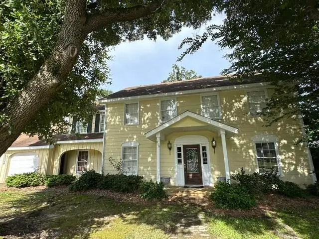 910 S 34th Ave., Hattiesburg, MS 39402 - #1