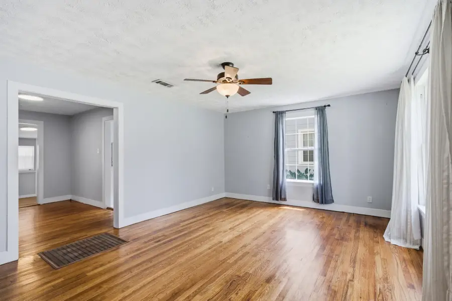 230 S 12th Ave., Hattiesburg, MS 39401 - #3