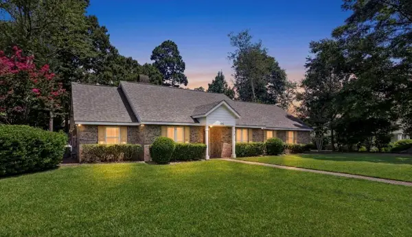 105 Wellington Cir., Hattiesburg, MS 39402