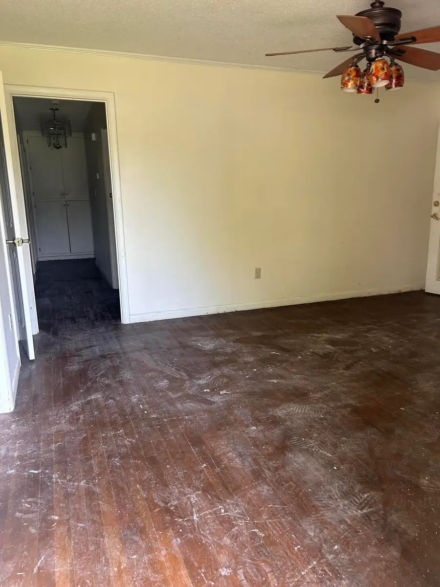813 Greymont Dr., Columbia, MS 39429 - #2